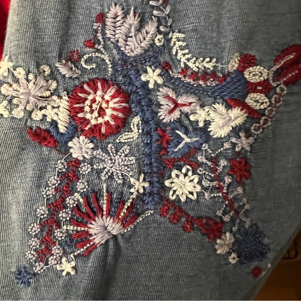 Lucky Brand Women's Star Embroidered Tank Top in size small - Picture 7 of 8